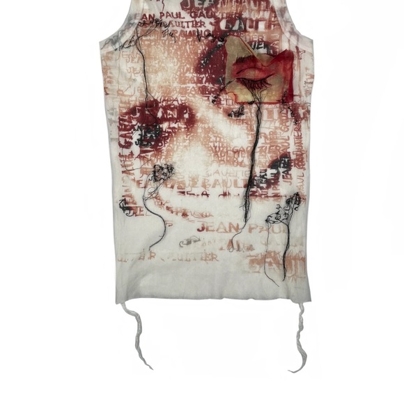 This is a vintage new with tags iconic Jean Paul Gaultier top. Size medium. Rare - Picture 12 of 16